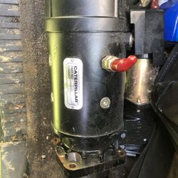 Caterpillar starter