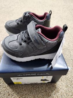 New osh kosh toddler shoes size 6 sneakers athletic shoes.
