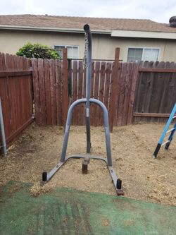 Heavy bag stand