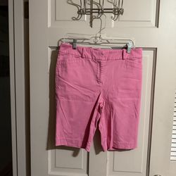 Women’s Talbots Bermuda Style Shorts Size 6 Pink