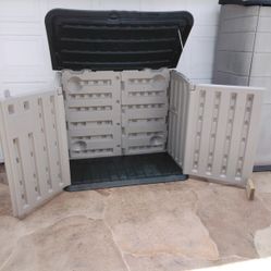 Rubbermaid Outdoor Storage Shed Bin Locker Chest Trunk 