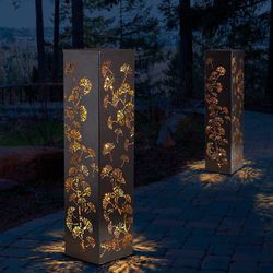 Ginkgo Leaf Metal Garden Light Pillar