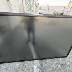 Dell 86” 4K Professional Displays (2 units) + 55” Displays (3 units) – OBO, Pick Up