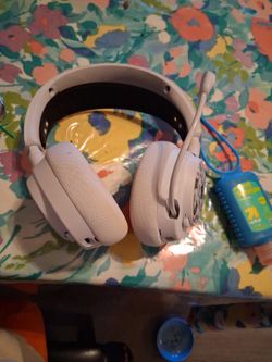 Artic 7 steel series head phones