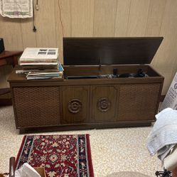 Old Relic Hi-Fi unit.  Made By “Devon”