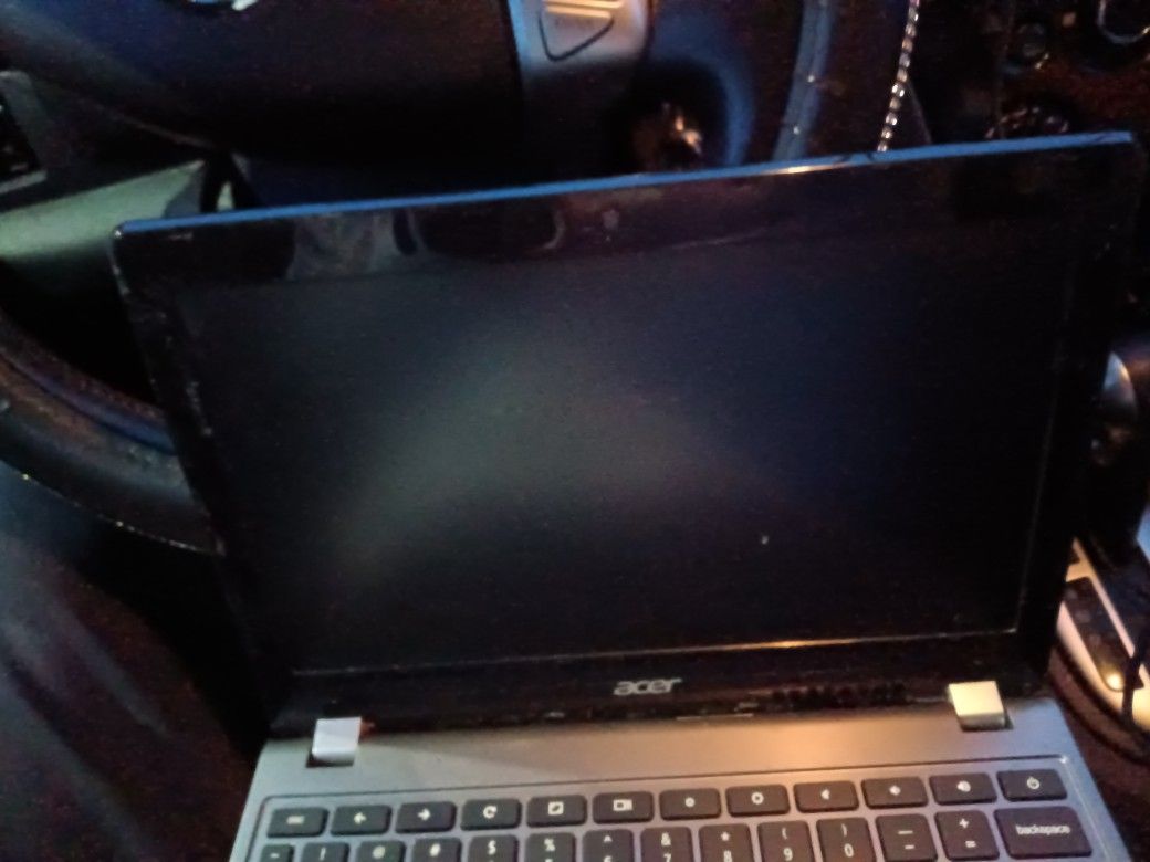 Mini Acer Laptop C740-c3p1
