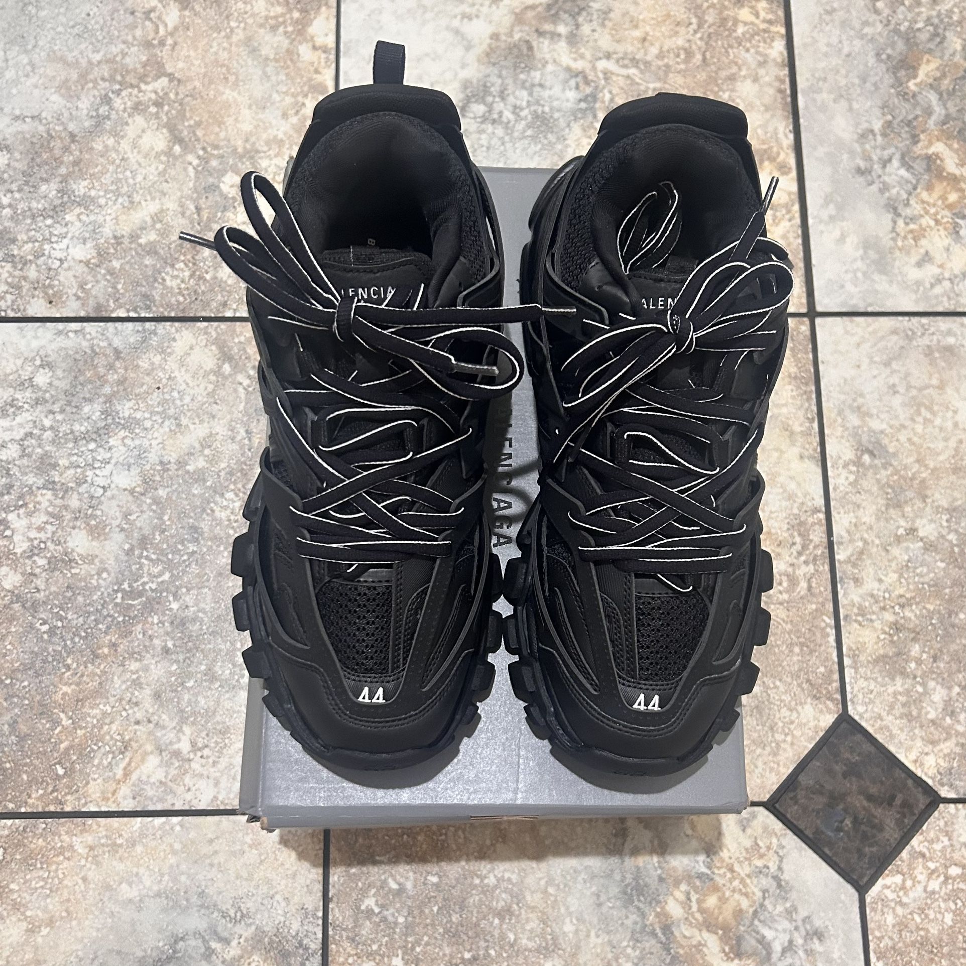 Balenciaga Tracks Size 11