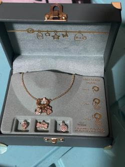 Beautiful 14 kt gold plate dog Mom necklace