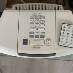 Beautiful Bose Wave CD Radio System Excellent Condition W/Remote