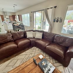 BroyHill Leather sectional! Great Condition -Non smoking home!!!