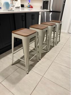 set of 4 barstools