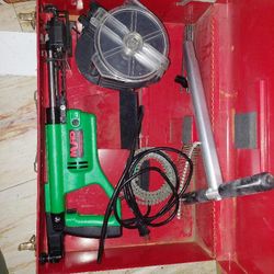 Screw Gun--Muro VL-41 Vislider, Auto-Feed PLUS CASE of coiled screws - $325 (West Seattle/Alki)