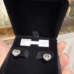 18K White Gold Natural Diamonds Chopard Happy Diamonds Stud Earrings 