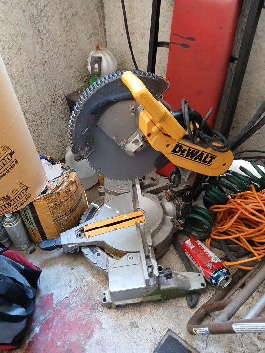 Dewalt Miter Saw 12"