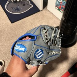 Youth Wilson A450 Glove 