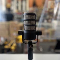Rode PodMic Dynamic Broadcast Microphone With Stand