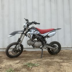 Apollo RFZ 125cc Dirtbike