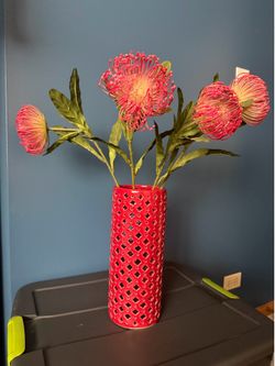 Decorative floral arrangement