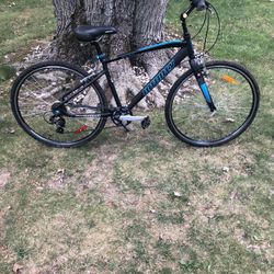 28” hybrid bike (like new)