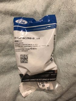 Ford  Locking Filler Plug  8U5Z-9C268-B