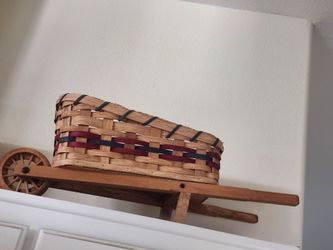 Amish basket decor