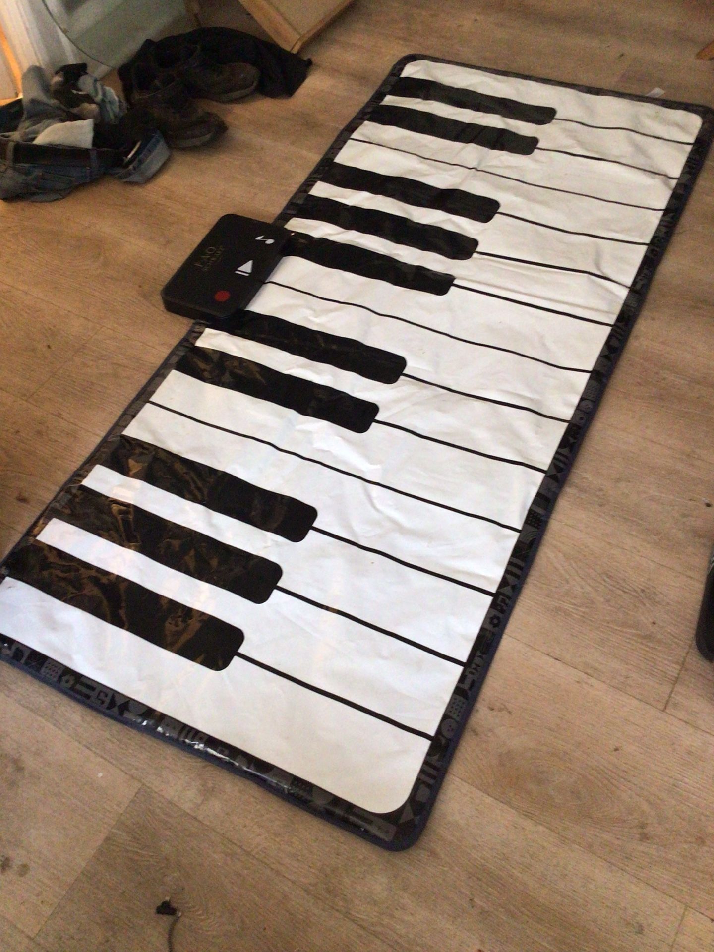 Floor Piano 5’ 9”