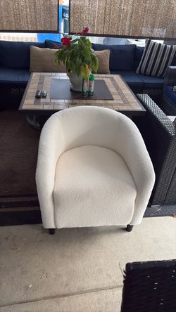 New accent chair
