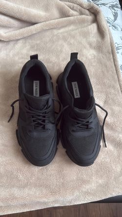 Shoes new steve madeen size 11.