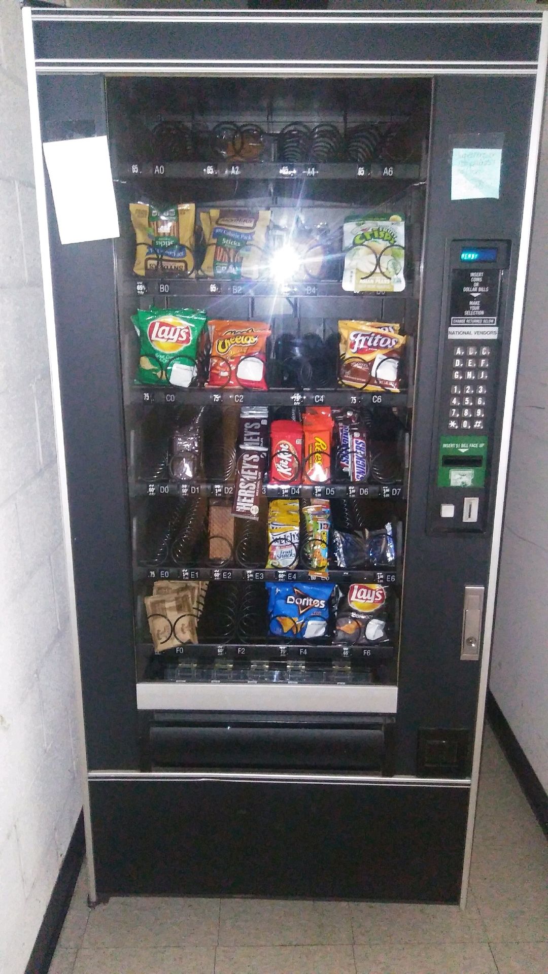 Great vending machines! Snacks and Beverage