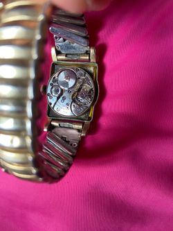 1952 Vintage Bulova Men’s or can be unisex watch 14kt plates gold