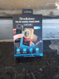Brookstone Solar Charge Power Bank 5000mAh