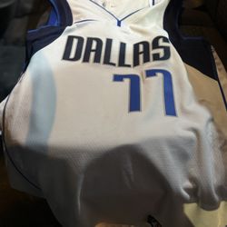 NBA Donic Jersey Size 44