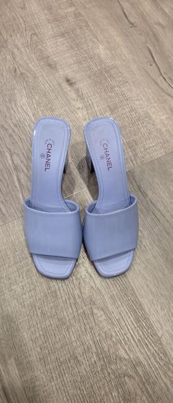 Chanel Lavender Patent Leather Block Heel Mules – Size 36.5