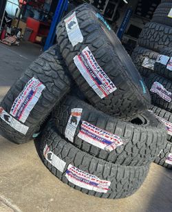 🚘🚨Vendo set de llantas 265 70 17 American R/T tires