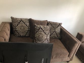 Comfortable couch! 500$ for both love seat, and 3 seater