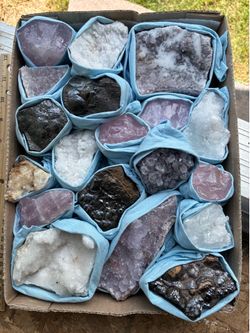 Crystal flat: rose quartz, amethyst hematite and geodes
