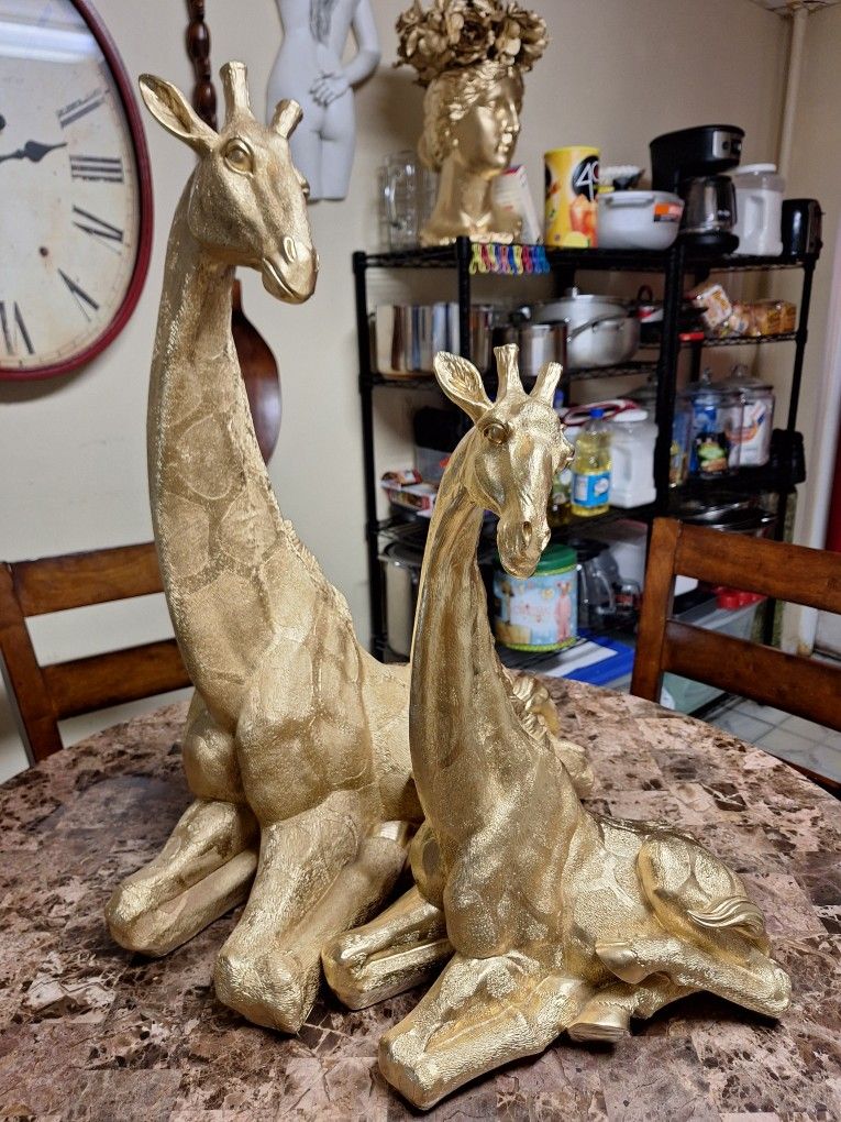 Mom And Baby Giraffe Sculptures Big 21 Inches Smaller 20 Inches Tall