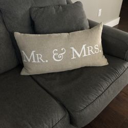 Mr & Mrs. Pillow