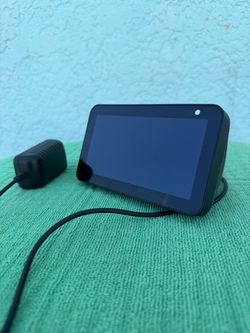 Amazon Echo Show 5 Smart Display with Alexa – Charcoal