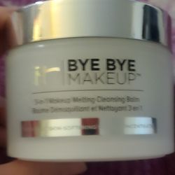 BYE BYE MAKEUP REMOVER