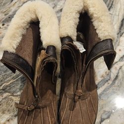 Ugg's Women's boot brown