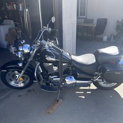 2001 Suzuki Intruder