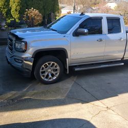 2017 GMC Sierra SLT Z71 Front I