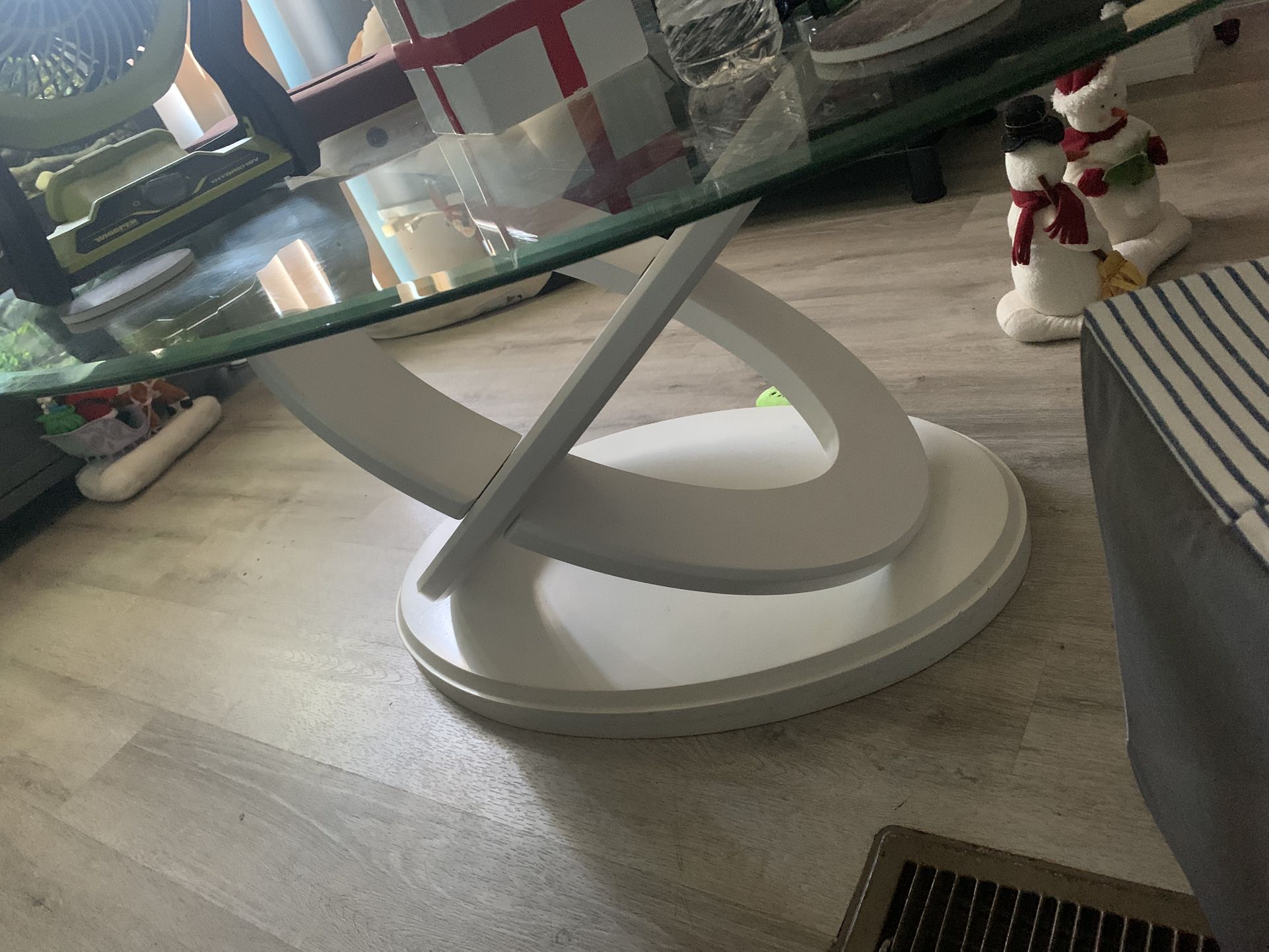 Coffee Table With 2 End Tables