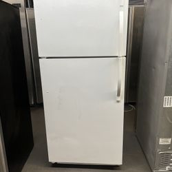 Kenmore Apartment Size Top Freezer Refrigerator 