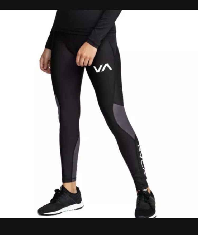 NEW. Yes, It’s Available. 100% Authentic RVCA. Leggings (XS,S) Crop Top (XS, S, M,L) $20 For Set. Or Separate $15 Leggings. $10 Top. Los Feliz 90027.