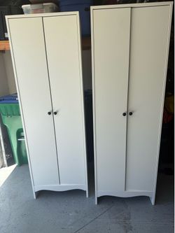 Wardrobe Closet