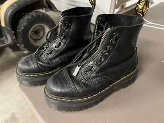 Women’s Dr. martens US size 8