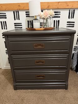 Large 3-Drawer Nightstand