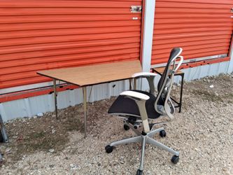 Desk and Chair $45 Dlls.